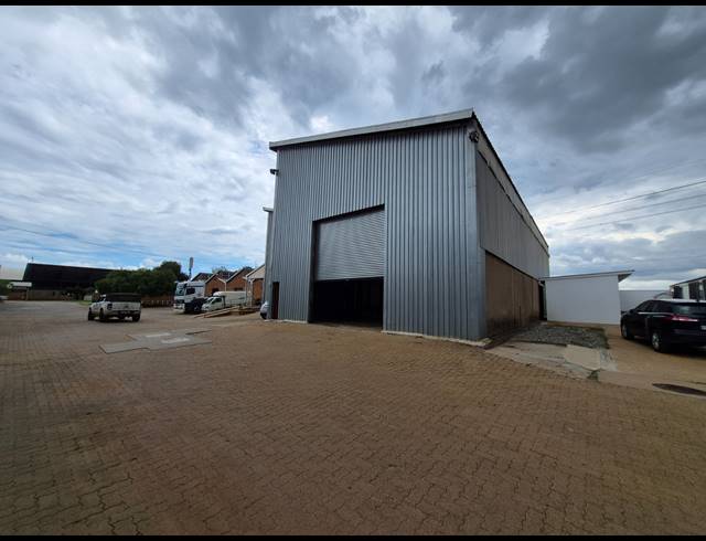 512M² FACTORY TO LET IN APEX